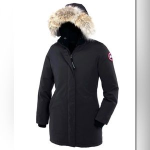 Canada Goose Women’s parka with fur, size small, navy (used for 5 years)